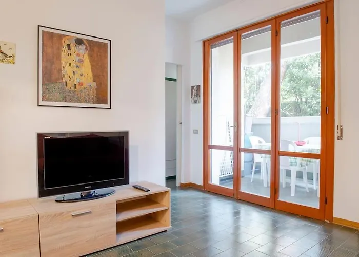 Con Piscina A 100metri Dal Mare *